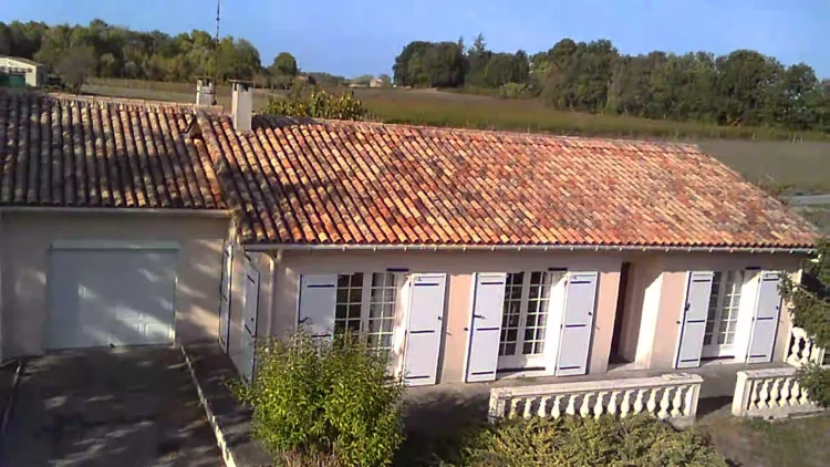 Single-Storey House in a Quiet Area of Cars