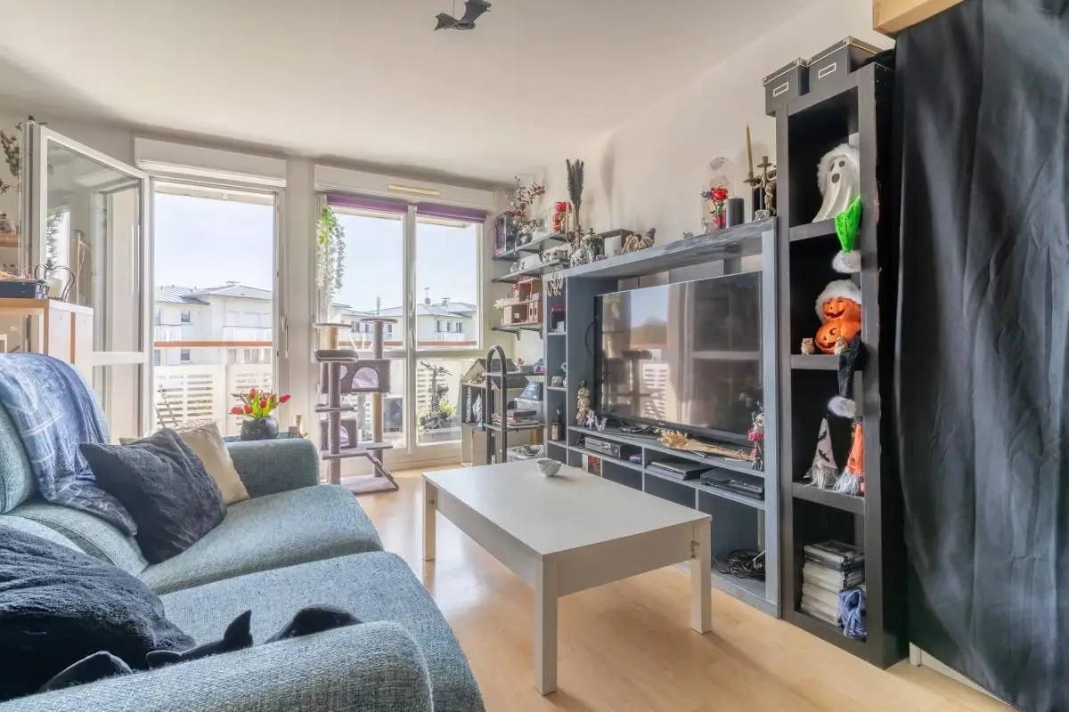 Apartment for sale in Ecquevilly — 2 bedrooms, 64 m² photo 3