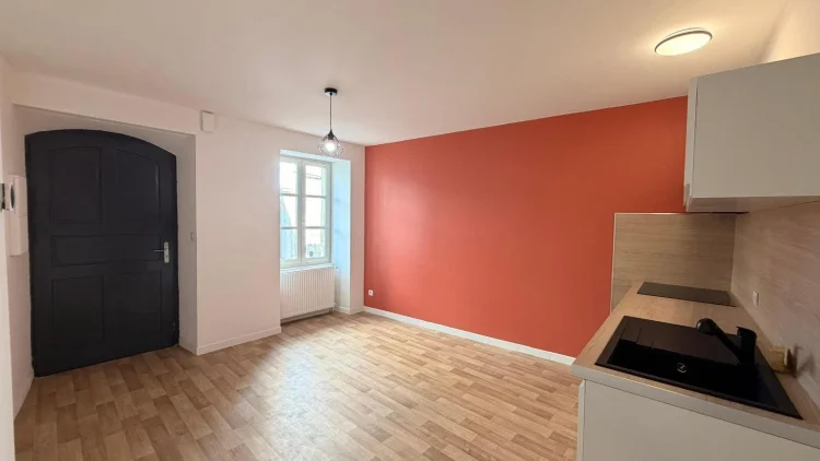 Renovated T3 in the Heart of the Historic City Center