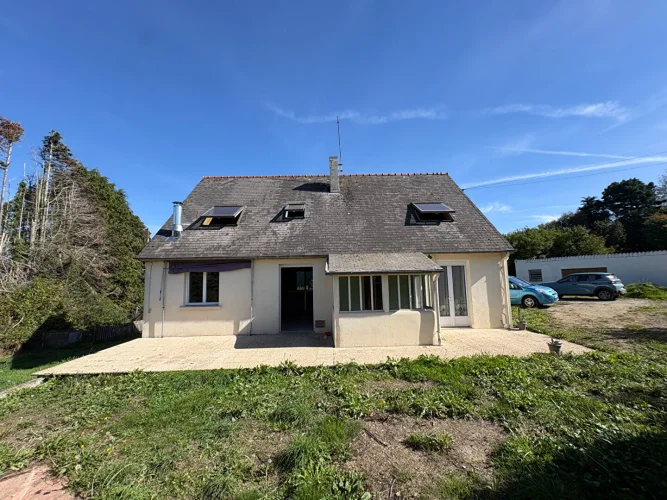Finistère: Near Morlaix. Three Bed House of 130 m² with Workshop and 2.858 m² Garden, 30 Minutes from the Coast. photo 4