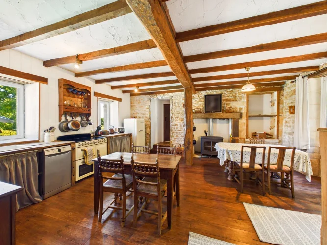 A Peaceful Haven Surrounded by Nature – Heated Pool, Privacy and Beautiful Countryside Views photo 3