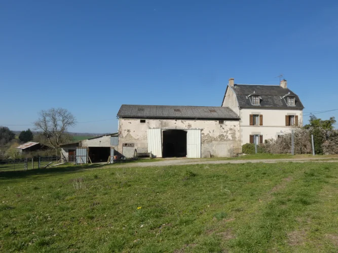 A Nice Farmhouse for Renovation with about Seven Acres of Land photo 2