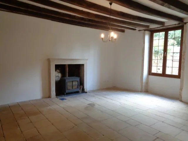 Large Characterful 3 Bedroom Village House with Outbuildings photo 4