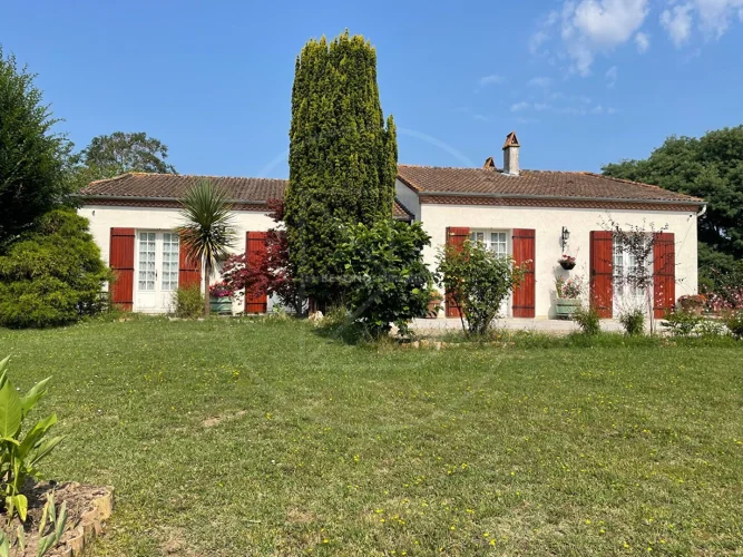Charming Single-Storey Property