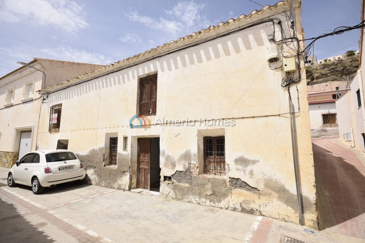 Townhouse for sale in Partaloa, Almería