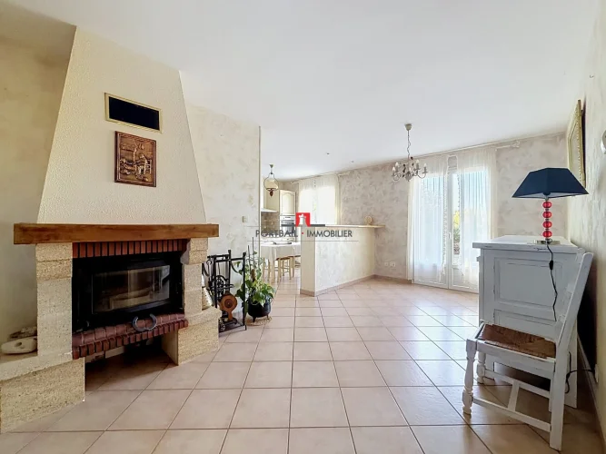 House for Sale in Saint-Martin-Lacaussade photo 4