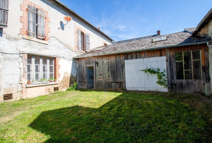 Large House to Renovate Strong Commercial or Tourist Potential photo 4