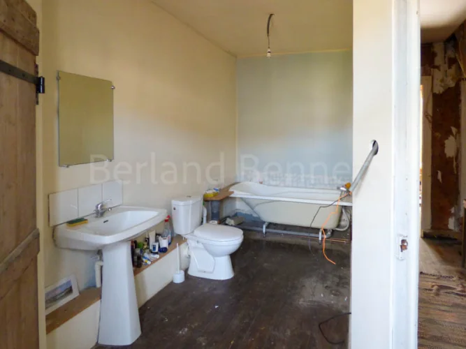 Stone Town House to Renovate with Garden photo 5