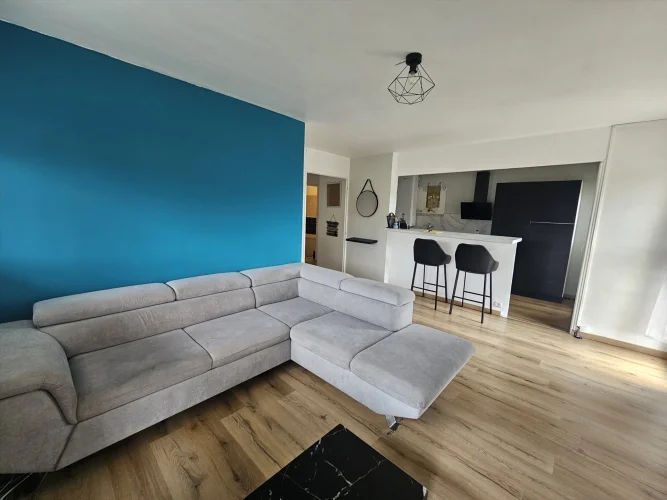Apartment T3 63 M2 with Loggia and Cellar
