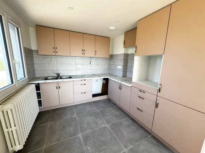 House of 100m² with 1449m² Land photo 4