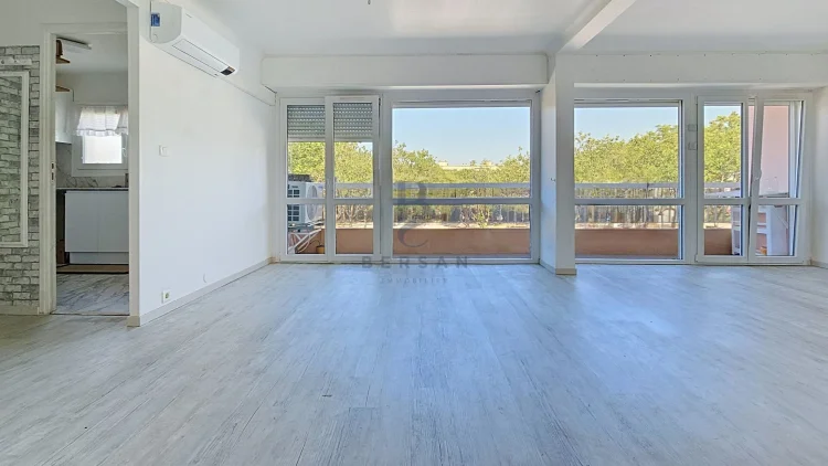 Fréjus - Bright 3-Room Apartment - Secured Residence - Close to Amenities photo 2