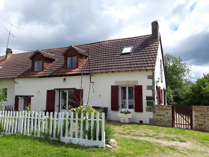 Pretty 3 Bedroom Cottage with Outstanding Views
