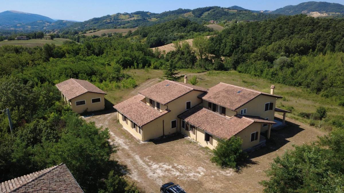 4 bedrooms villa, 500 m² Nocera Umbra, Perugia (province) photo 4