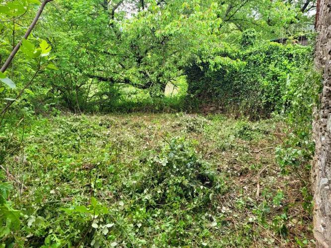 Pretty Small Stone House to Renovate with a Potential of 80 M2 of Living Space and 2 Gardens. photo 3