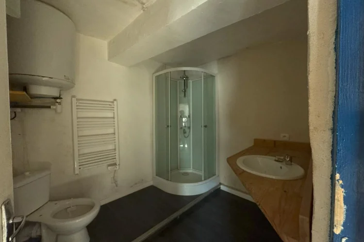 Multi-Unit Building of 110 m² in the Heart of Apt photo 4