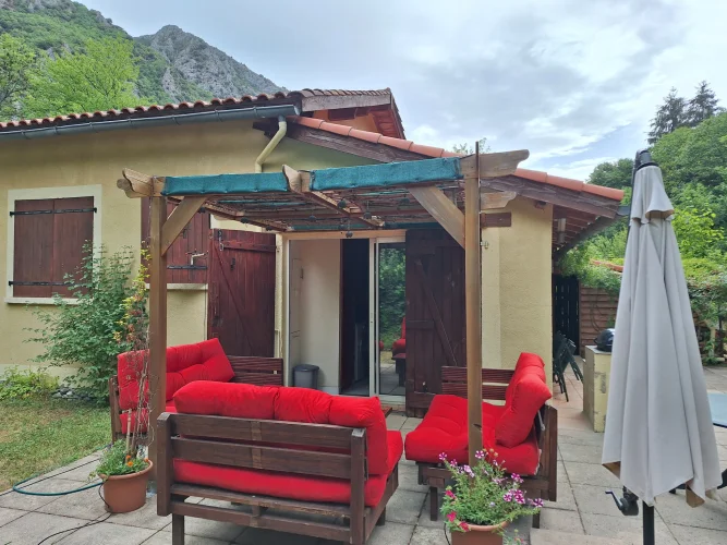 M&M Immobilier is Pleased to Offer you Exclusively photo 3