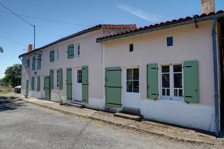 Lovely 4 Bedroomed House Near Secondigny photo 2