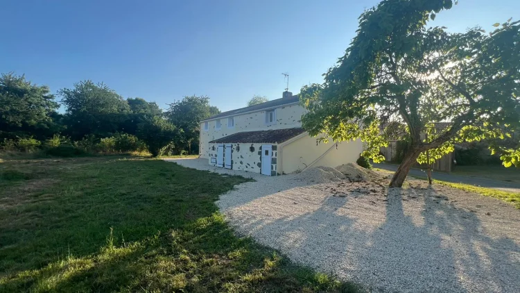 Beautiful Countryside Home Close to Amenities photo 3