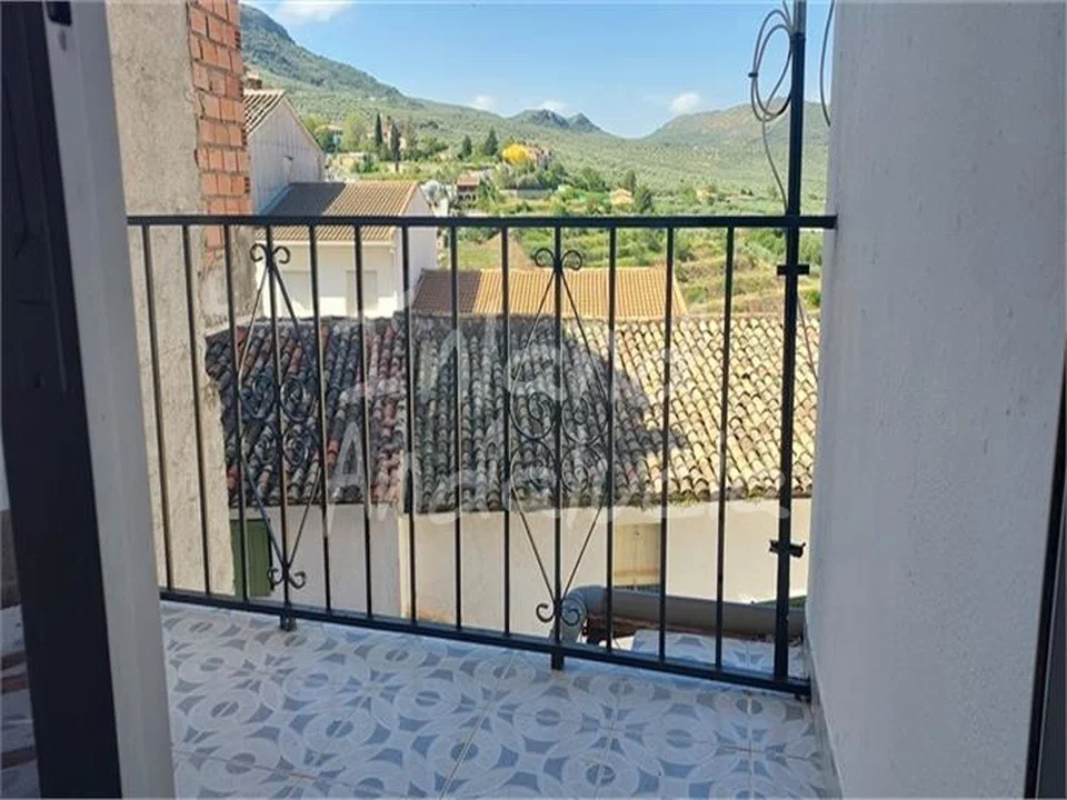 Town house in Castillo De Locubin, Jaen province photo 2