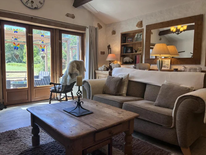 Single-Level Character Property with 2 Bedrooms photo 4