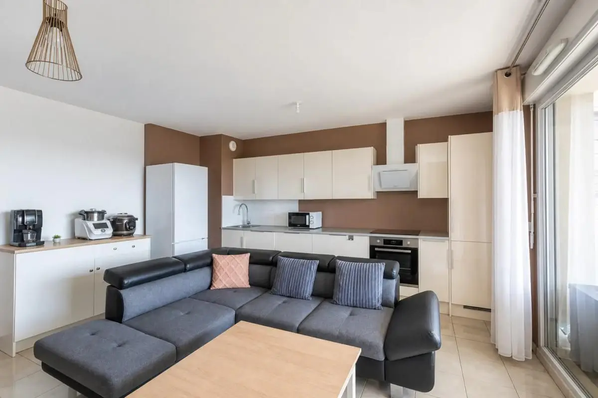 Apartment for sale in Vaulx En Velin — 2 bedrooms, 63 m² photo 5