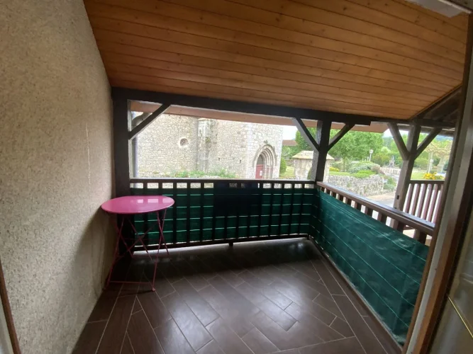 Bretenoux Area, Fully Restored Village House with Courtyard and Balcony photo 4