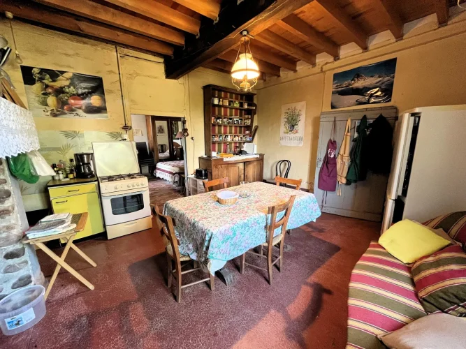 House to Renovate, Two Bedrooms, Plot of Land of 4037m² photo 2