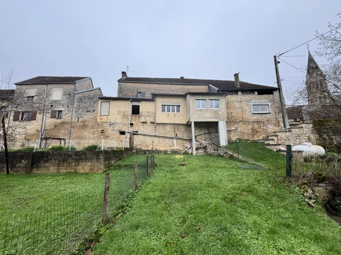 110 m² Residential House with Former Shop and Terrace photo 2