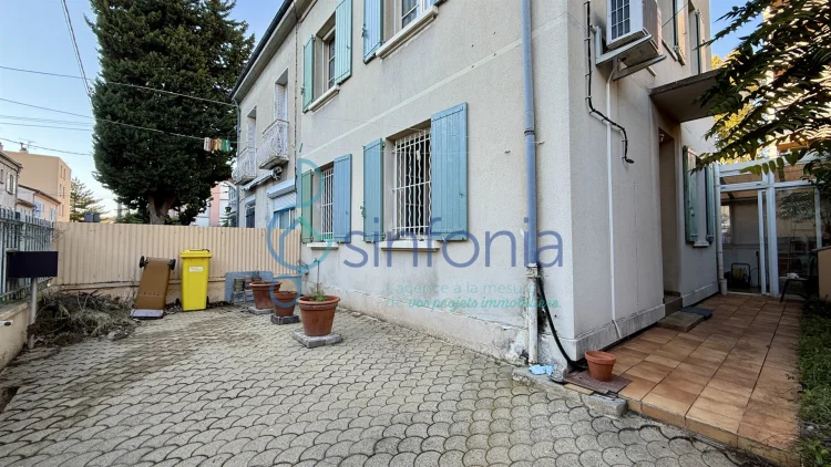 House with Outdoor Space in a Cul-De-Sac photo 2