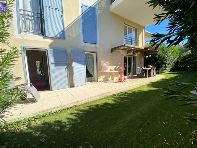 Ollioules Apartment 3 Rooms 65.51 m²