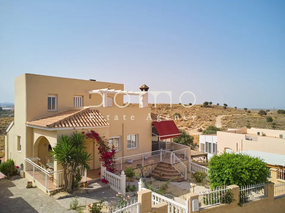 Domo Estate Agency photo 2