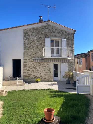 Razes, Renovated Stone House with 3 Bedrooms, Terraces, and photo 2