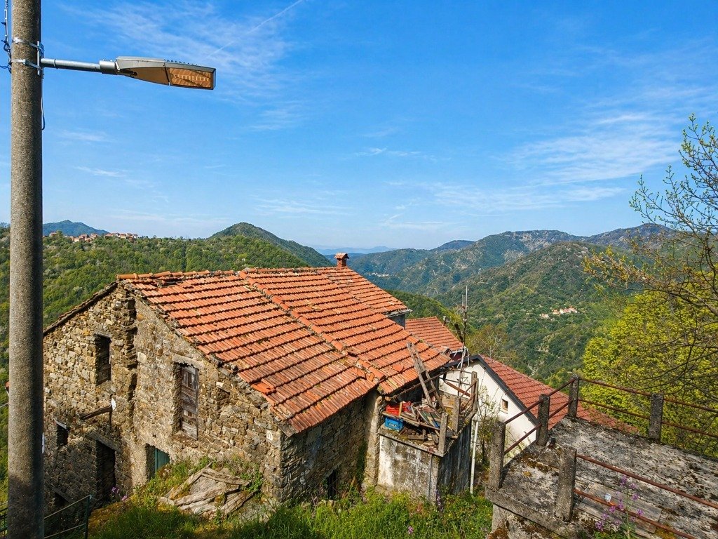 Property in Torriglia photo 3