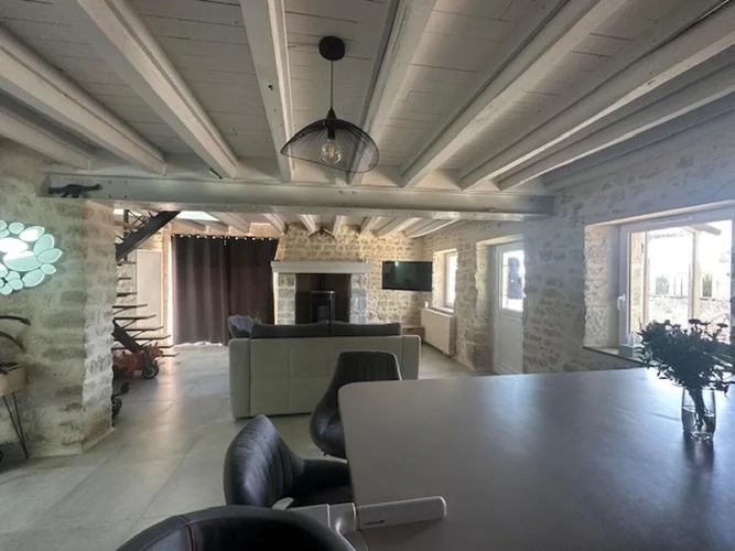 House with 5 Rooms photo 5