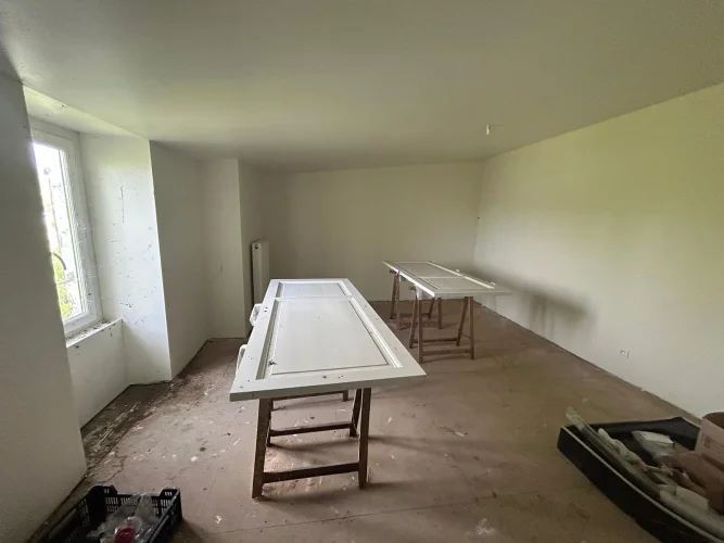 House to Renovate with 4 Bedrooms on a Plot of 628 m² photo 4