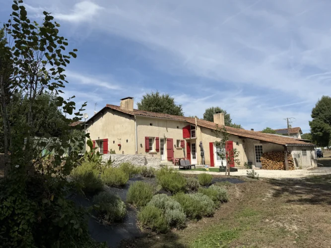 House with Garden – South Charente-Maritime