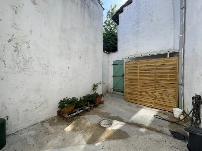 Townhouse in the Center of Verteuil-Sur-Charente photo 2
