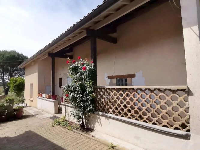 F4 House photo 4