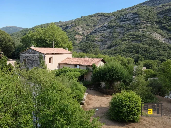 Meyras, between Montpezat and the Village Centre at the End of a Cul-De-Sac Comprising Two Houses: photo 4