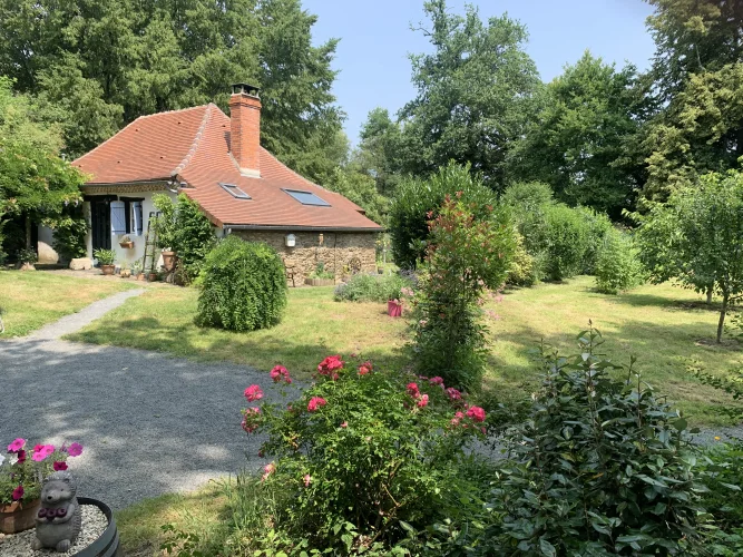 Established Income Property with Gorgeous Stone House, 2 Gites, Heated Pool, Jacuzzi, 5 000m² with Century Old Trees. photo 5