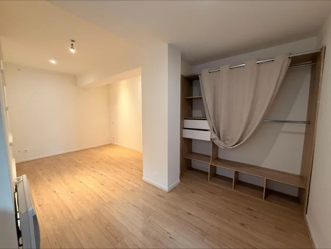 Bright T3 Apartment of 73 m² - Ideally Located Near Shops - 115,000 € photo 3