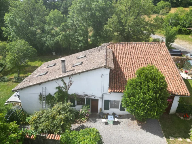 A Charming Detached House with Wonderful Views photo 2