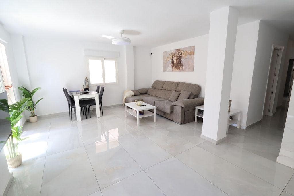 Apartment for sale in Playa del Acequión, Torrevieja, Alicante photo 4