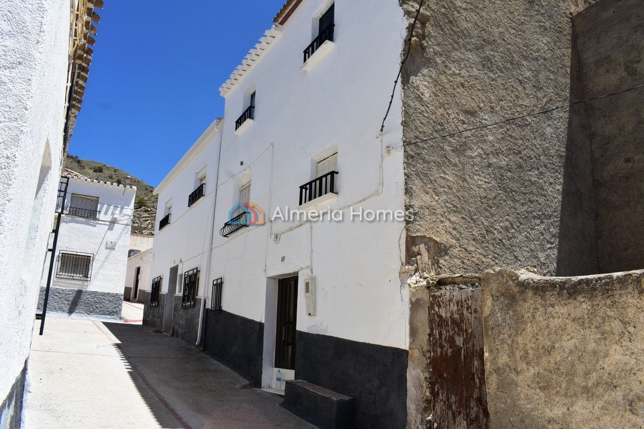 Townhouse for sale in Somontín, Almería photo 2