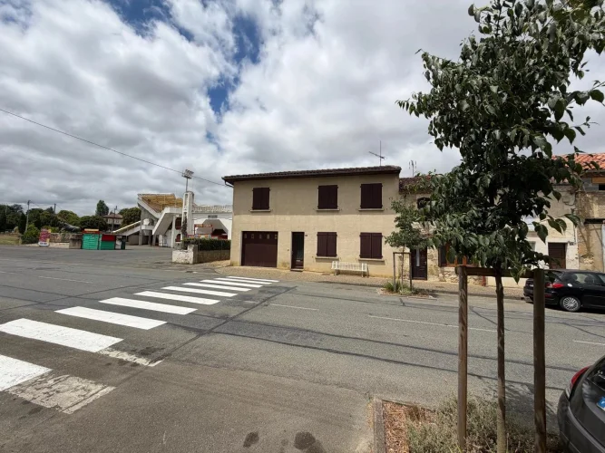 Spacious 5-Room House in Vic-Fezensac