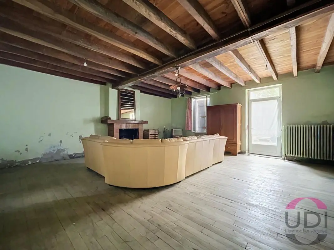 House for sale in Saint Yrieix Les Bois — 3 bedrooms, 166 m² photo 4