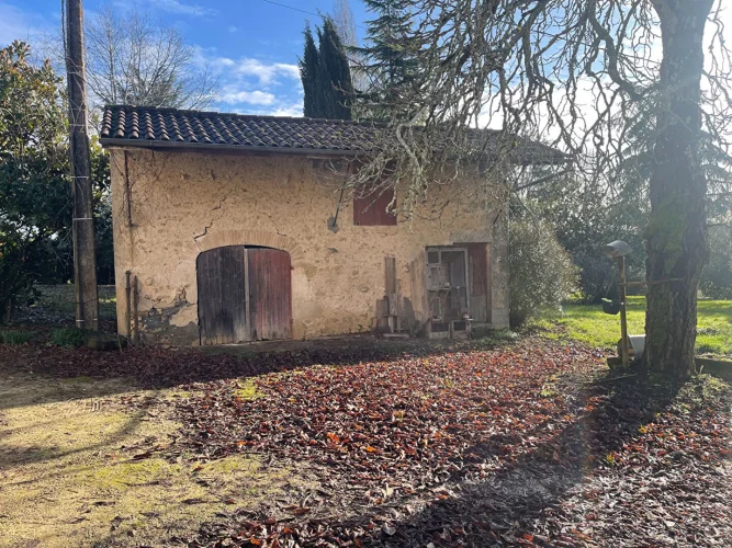 Authentic Country House and its Outbuildings photo 2