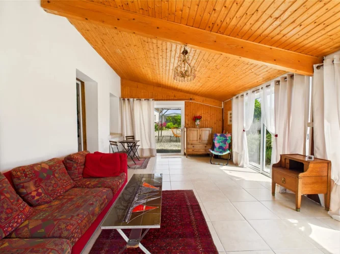Lovely Single-Storey House with Large Garden Close to a Beautiful Bastide photo 4