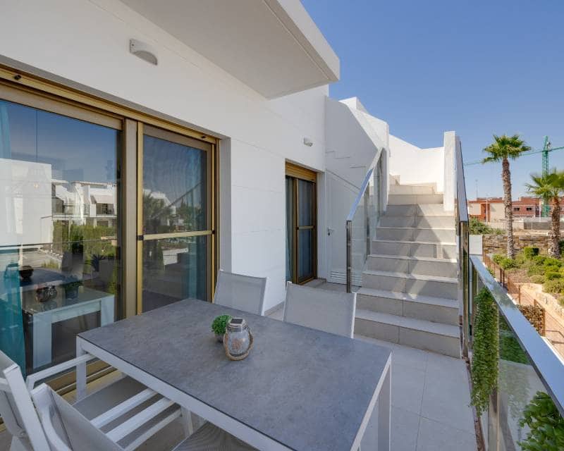 Bungalow for sale in Torre de la Horadada, Pilar de la Horadada, Alicante photo 2