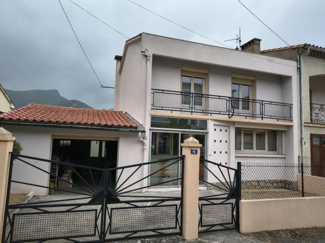 House with Garden Near the City Centre photo 2